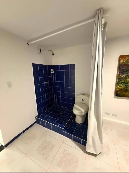 Apartaestudios edificio Alferez 9 piso enseguida Hotel intercontinental