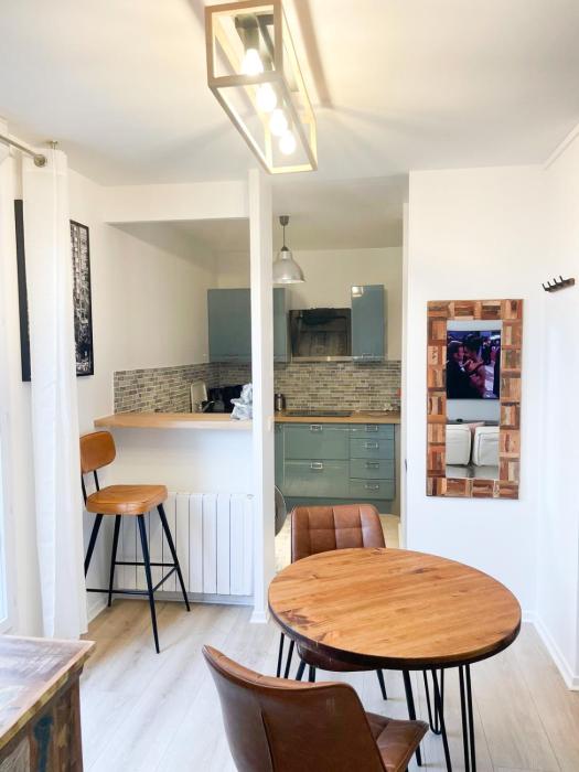 Cosy avec balcon et parking, proche Paris