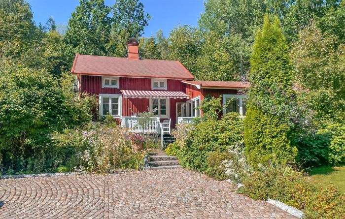 3 Bedroom Lovely Home In Ånimskog