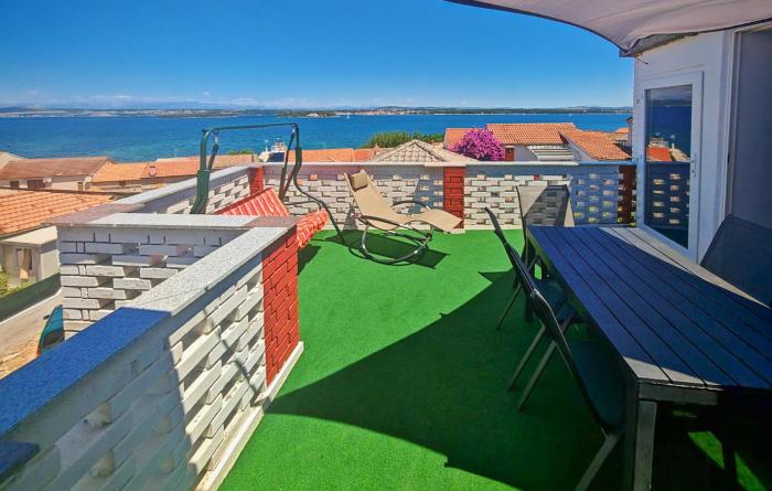 Awesome Apartment In Tkon With House Sea View