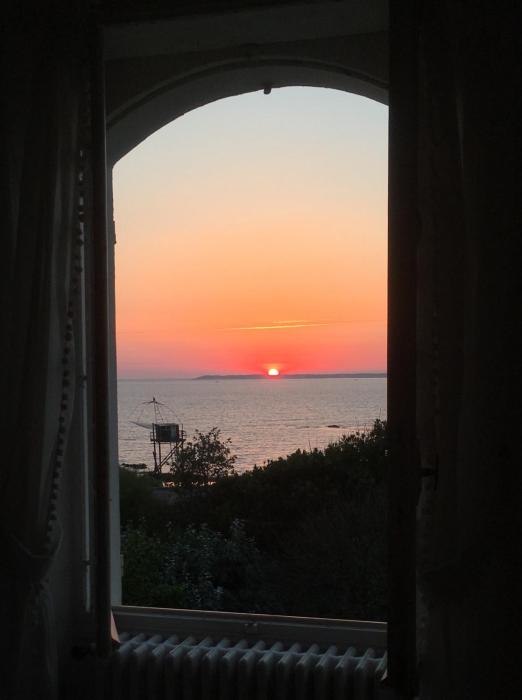 Grande maison face à locéan