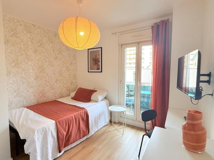 M090 Marquer Joli Studio avec balcon