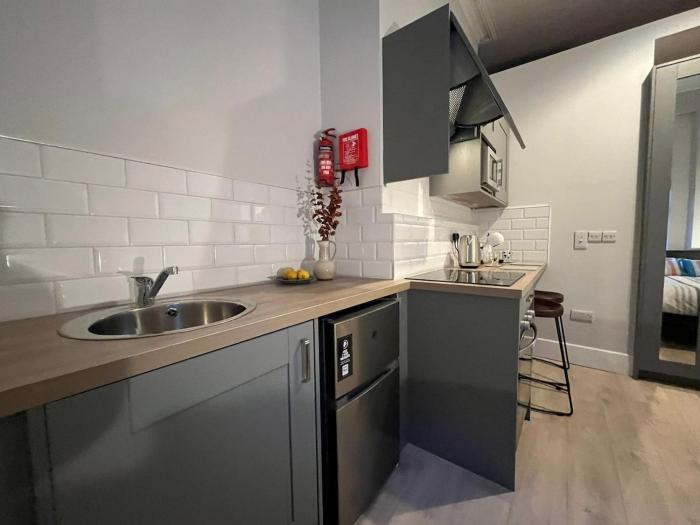 Lurys Studio Apartment