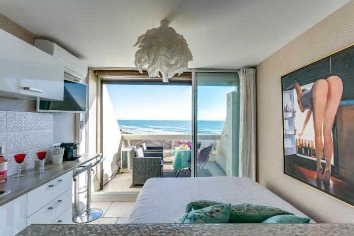 Blue beach AB 402 naturiste