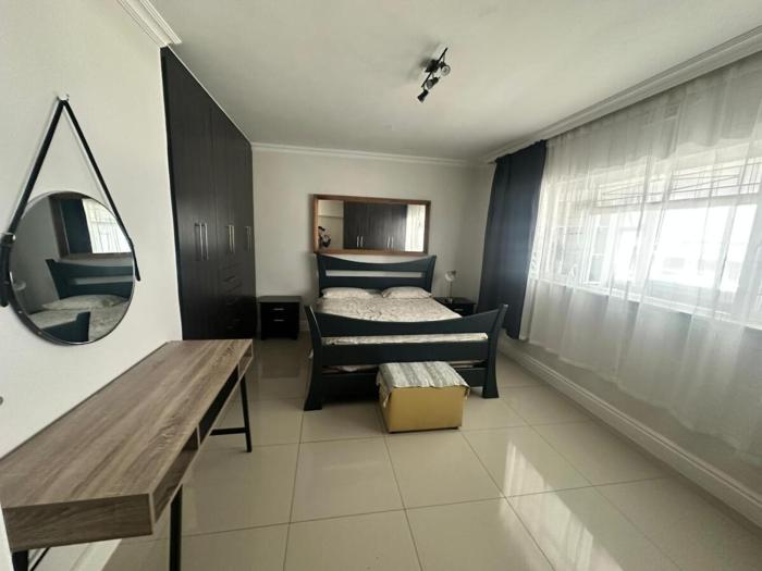 2 bed apartment close to beach