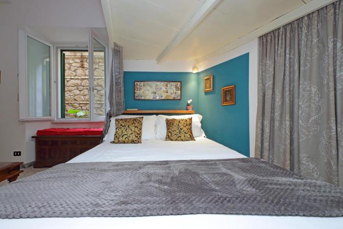 Charming Nest Steps from the Vatican