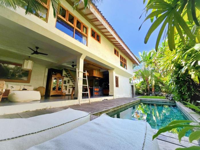 Villa Hibou - New Tropical Luxury 2BR near Canggu