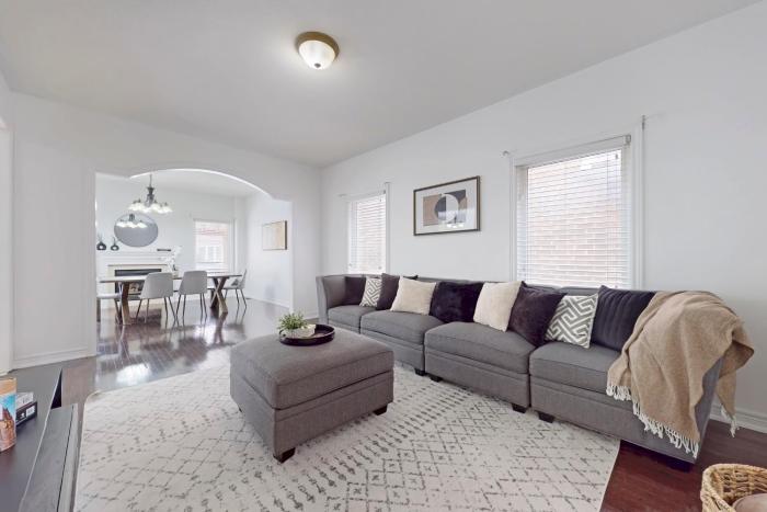 Charming 4-bed Home Away From Home in Brampton, ON