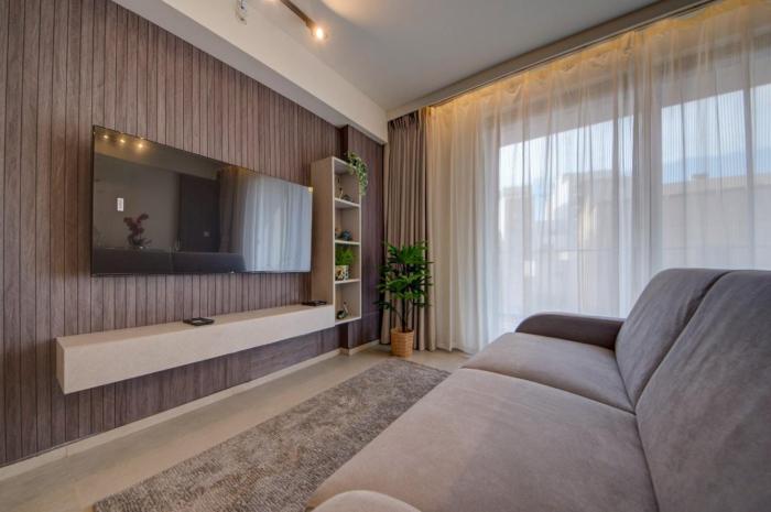 Mercury 317 - 2x Pool Cards Access & Shopping Mall