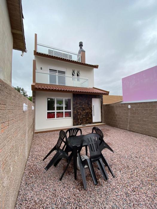 Aluga-se Ap Superior a 100 metros da lagoa