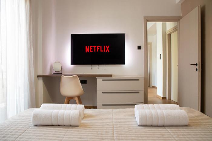 4th Floor Bright 2BR Retreat Near Acropolis