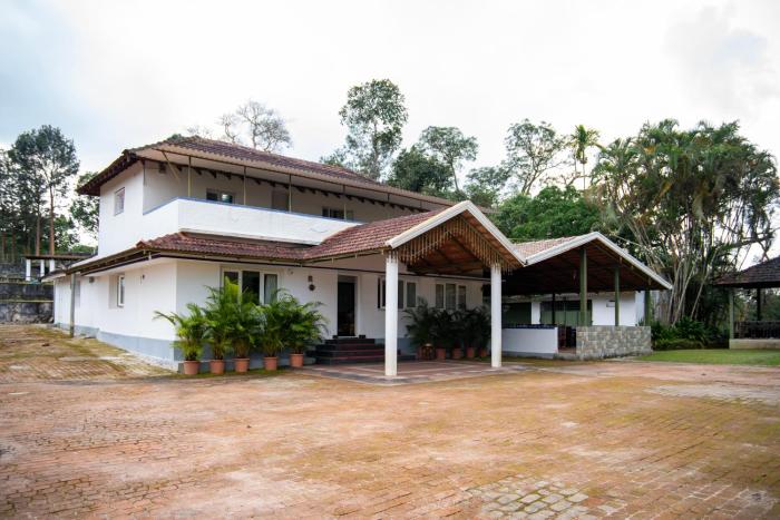 Misty Woods Homestay - Best homestay in Chikmagalur