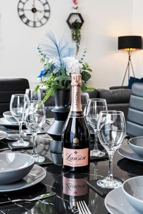 Flat 2Bed 2Bath Sleeps 8 The Lanes