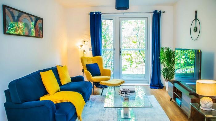 City Centre Contractors 2BR with Lift Parking Xscape MKTheatre wilan lake Campbell Park