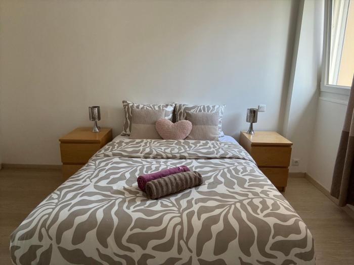 Appartement 3 pièces confortable bien situé à La Défense, proche des transports, de paris et de larena