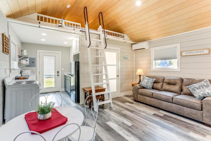 Pet Friendly! Norfork Lake Getaway with Fire Pit