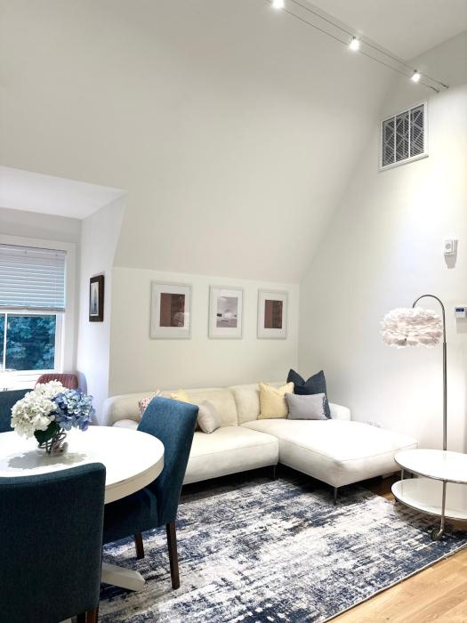 2BR Unit near Brown & RISD with Free Parking, Full Kitchen
