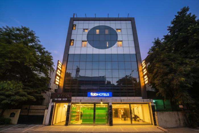 FabHotel Mona Continental - Nr Laxmi Nagar IT Hub