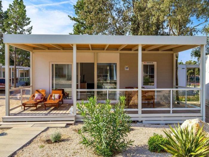 Mobile Home in Novalja near Pebble Beach