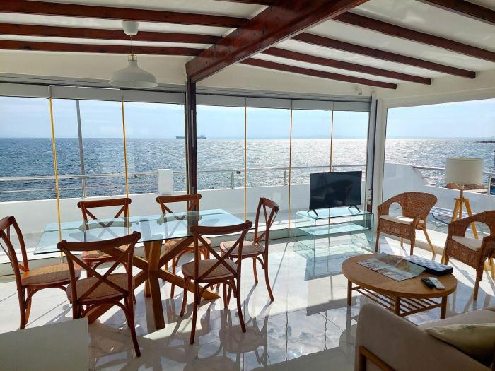 Luxury Seafront Panorama Penthouse