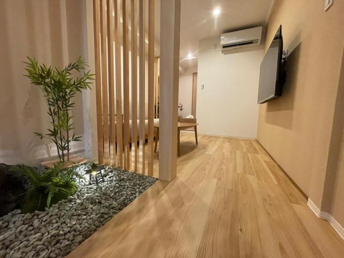 貸切で10名様まで宿泊可能! 駅から徒歩5分で難波,心斎橋,梅田まで直通