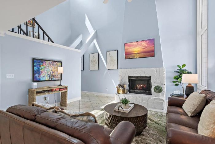 Shoreline Towers Townhouse 4-3