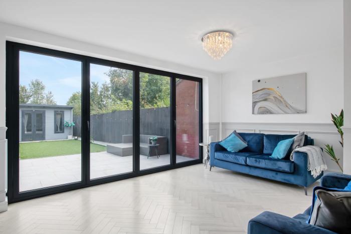 3 Bed Home Near Birmingham Centre & Transport Links