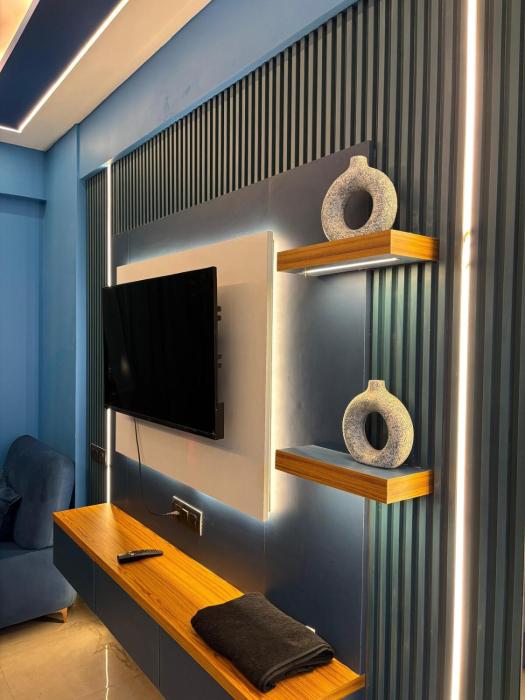 The BlueCozy Stay Lucknow Omaxe Hazratganj