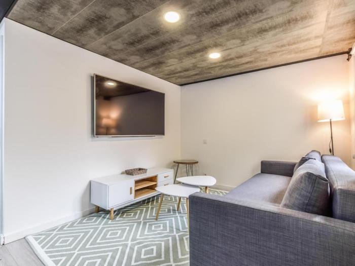 Bernabeu Industrial Suites- ALQUILER TEMPORAL