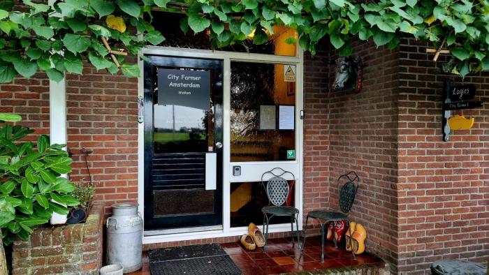 City Farmer Amsterdam a Guesthouse with Free Parking, Bikes & Easy City Center Access