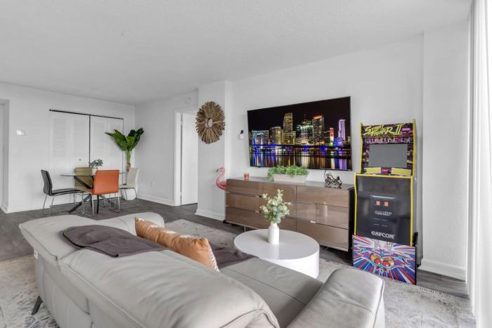 Urban 2 Bed Oasis Near NMB With Free Parking