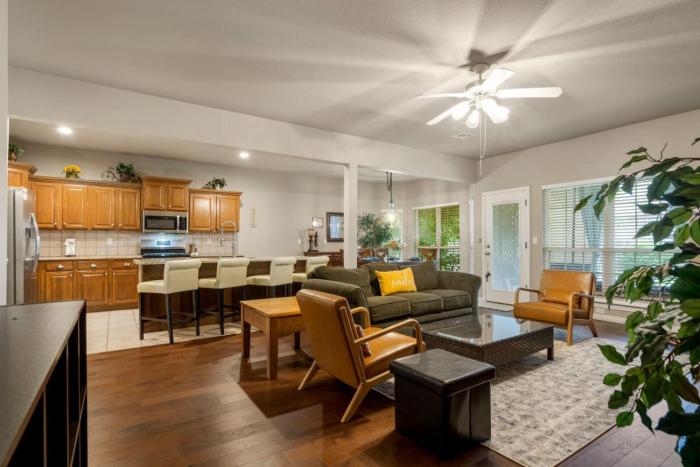 Jenks Oasis-5BR Near Tulsa and Premium Outlets