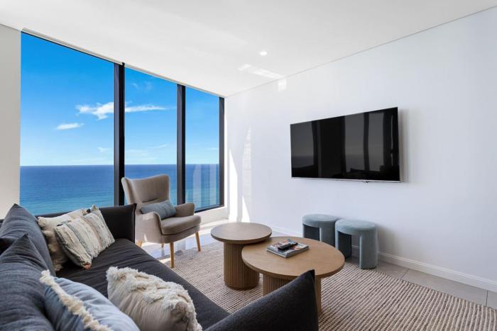 Oceanfront Breathtaking Views 3BR plus 2 Car Parking