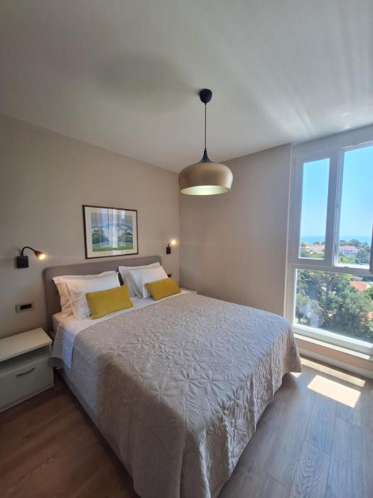 Luxury apartment with a sea view