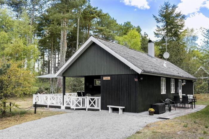 1308 Aakirkeby - Fyrreklyngen 5