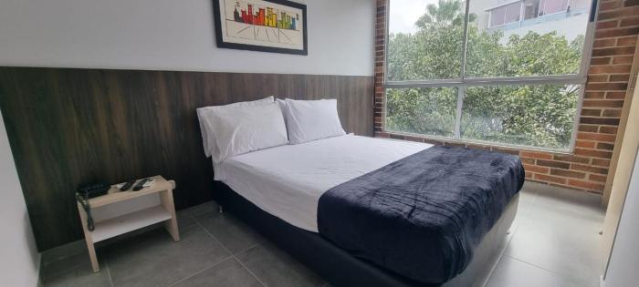 Laureles City Retreat, Cold AC