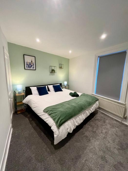 3 Bedrooms house in center l Contractor l Family