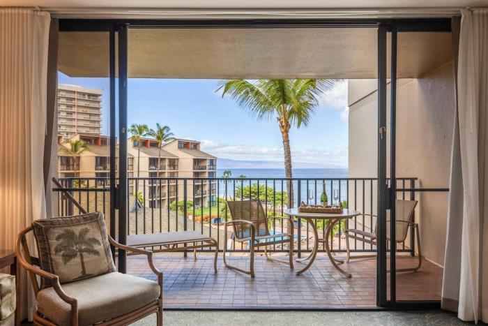 Kaanapali Shores 405- Oceanview 1 bedroom Resort condo, AC, and amenities!