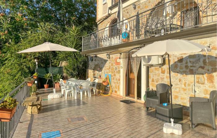 1 Bedroom Gorgeous Apartment In Pollica