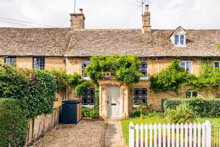 Historic 3 Bedroom Cottage in the Cotswolds