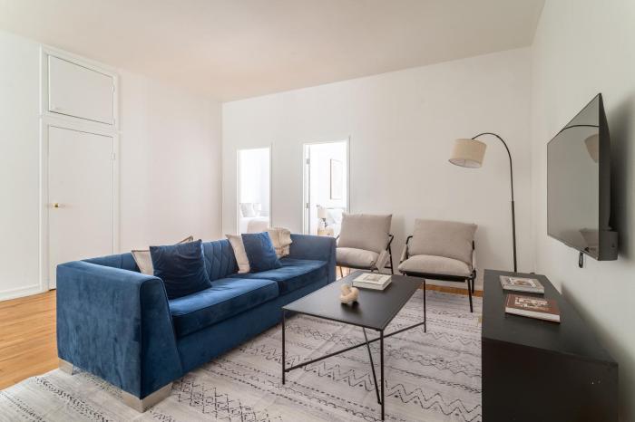 Spacious 3BR - Walk to Times Square, Empire State Building and more!