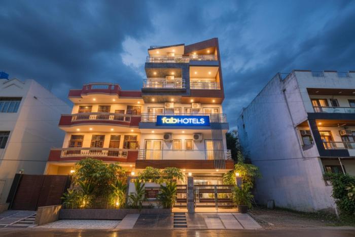 FabHotel Star Corporate Suite - Medicity Gurugram near Medanta Hospital