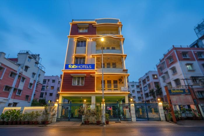 FabHotel Capital Casa - Newtown Bus Stand