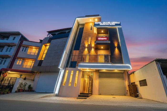 FabHotel Grand Giriraj