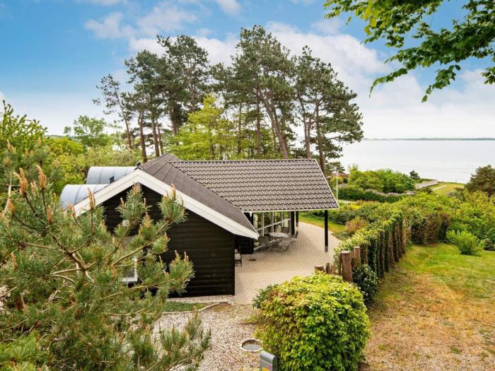 6 person holiday home in Ebeltoft