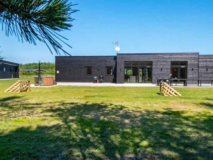 16 person holiday home in Glesborg