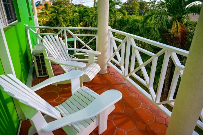 Best E Villas Prospect St James