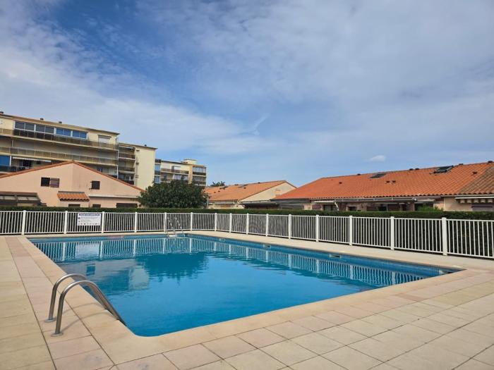 Maison de vacance avec piscine et place de parking