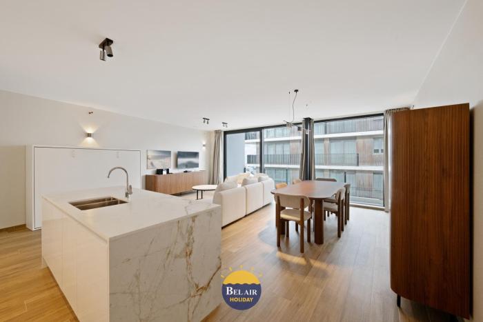 New Luxe Apartment at Sea T130