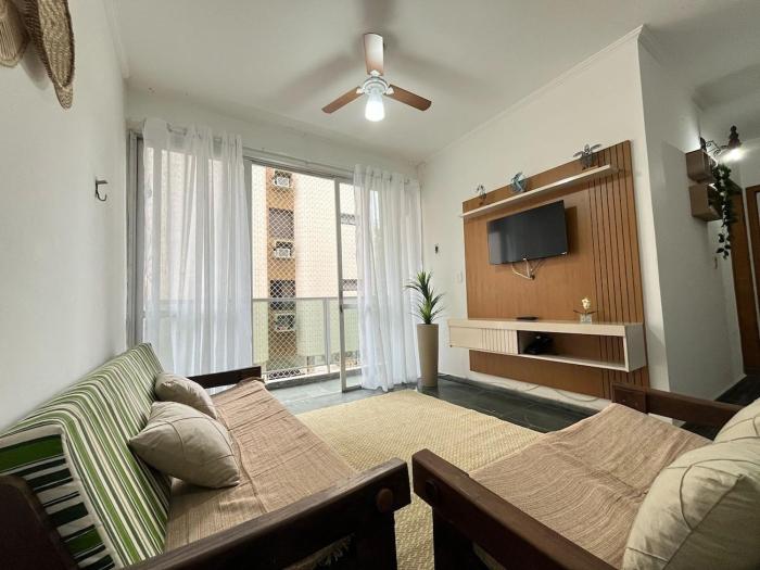 Brisa da Enseada, 3min a pé da PRAIA ENSEADA, 3 quartos, Sacada, Serviço de Praia, WIFI, Garagem, 300m AQUARIO e 350m FEIRINHA